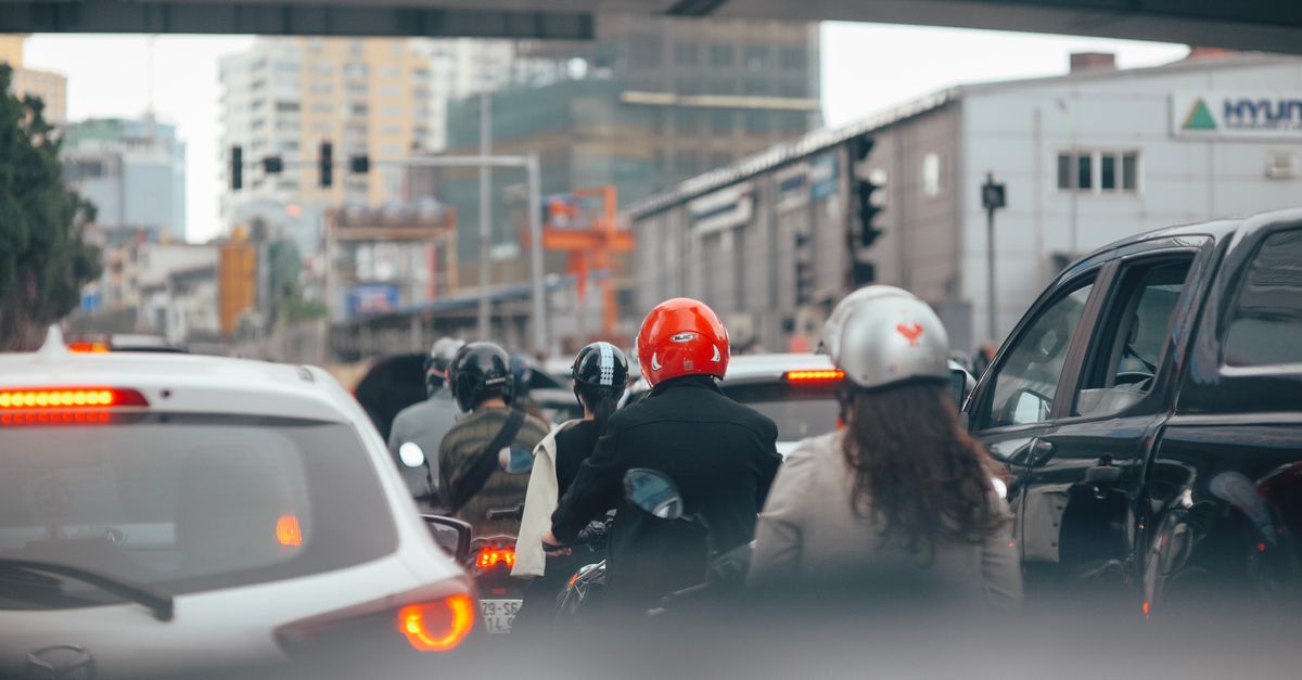 Motos Honda no trânsito urbano — comparativo CG 160 Start, Fan e Titan em São Romão e região