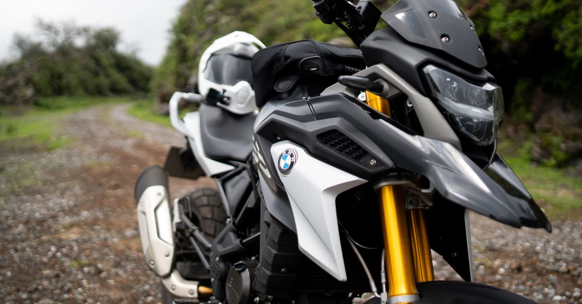 Moto trail Honda em estrada de terra — melhor moto para estrada de chão e zona rural no Norte de Minas